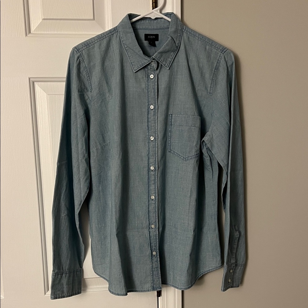 J.Crew Factory Women’s Chambray Button Down Shirt (Size L)